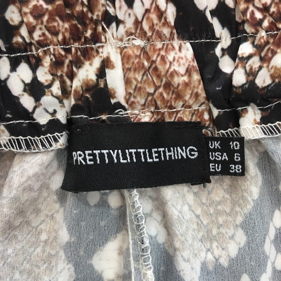 PrettyLittleThing shorts snakeskin print, flared, high waisted size 10. - Picture 14 of 15